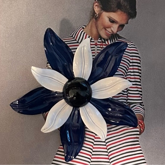 Vintage Mid Century Black, Navy and White Brooch. - Picture 5 of 5